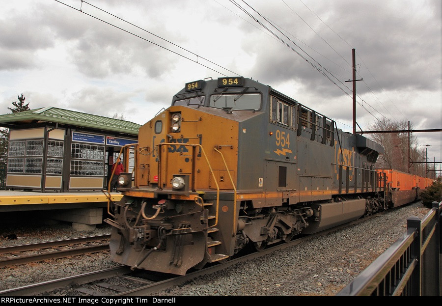 CSX 954 on L031